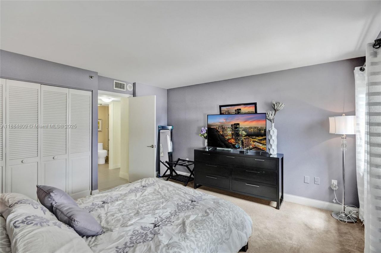 1201 S Ocean Dr, Unit 611N, Hollywood, FL 33019 Photo