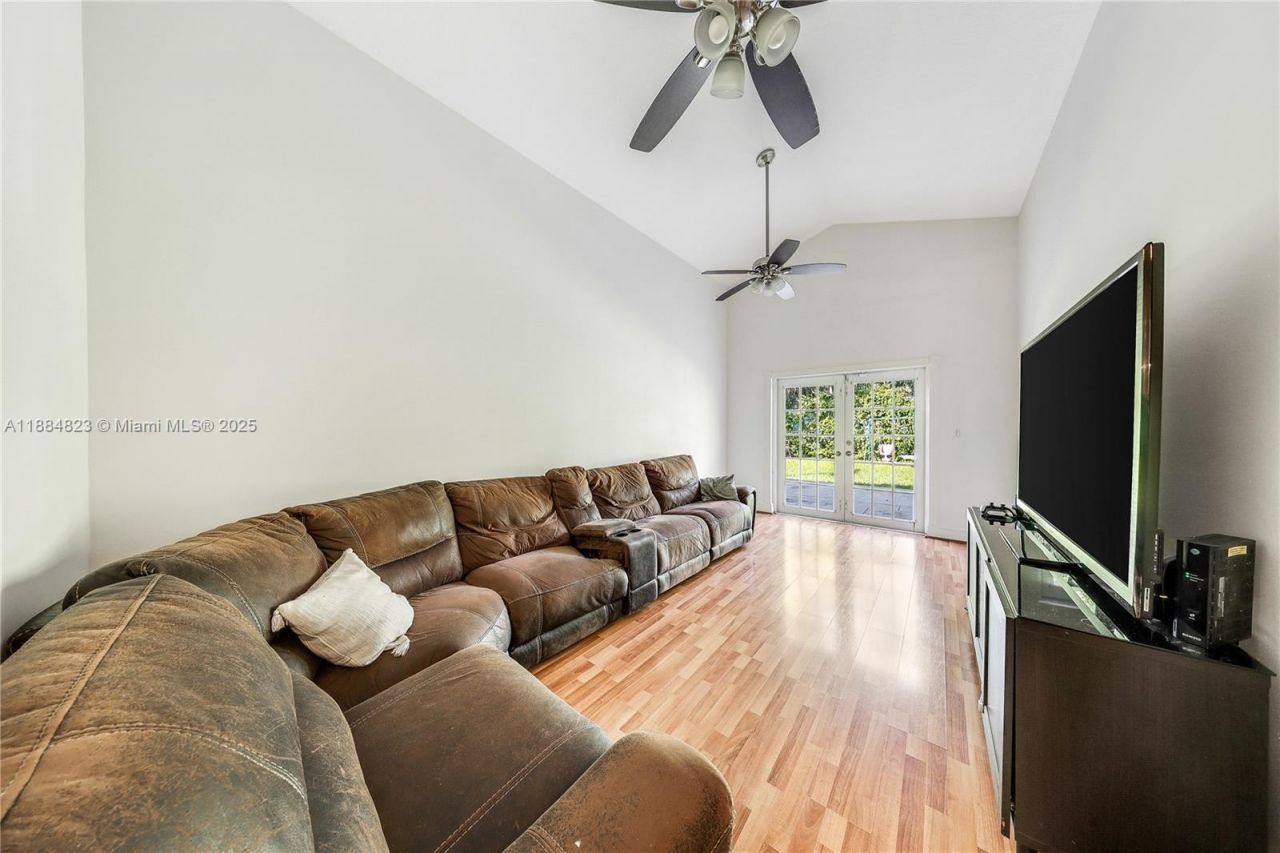 4030 SW 62nd Ave, South Miami, FL 33155 Photo