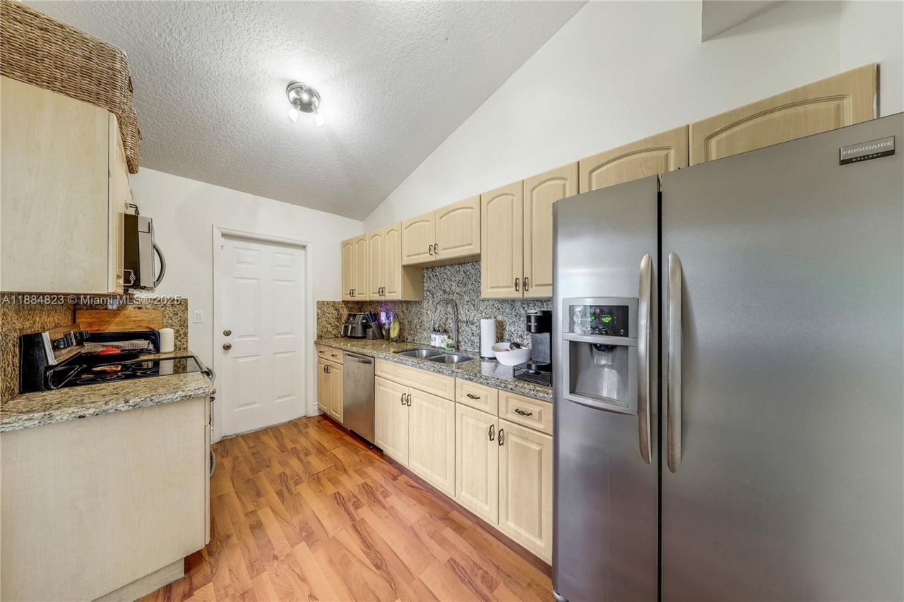 4030 SW 62nd Ave, South Miami, FL 33155 Photo