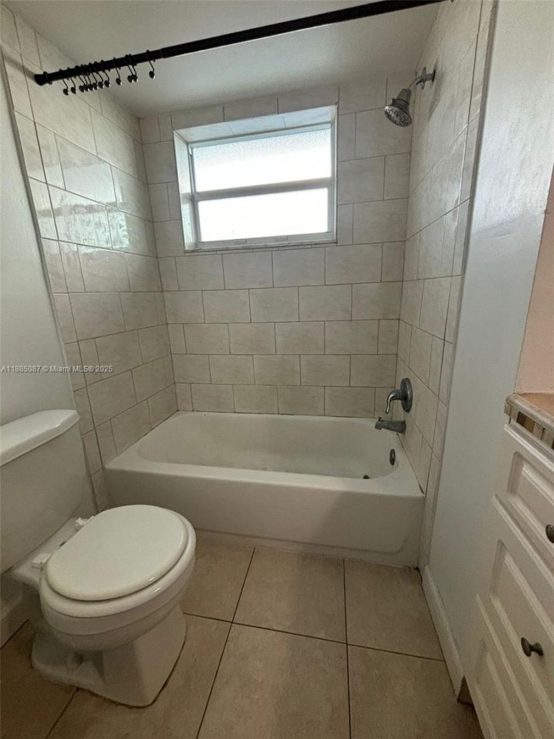 1780 NE 191st St, Unit 803-2, Miami, FL 33179 Photo