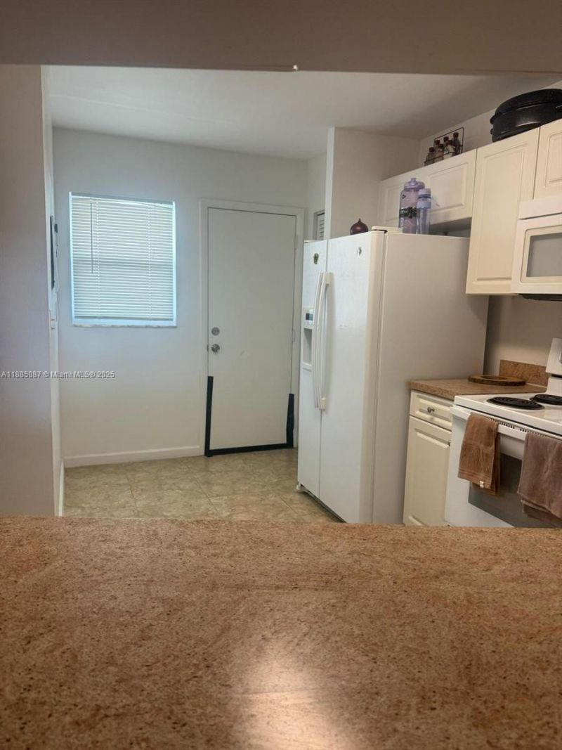 1780 NE 191st St, Unit 803-2, Miami, FL 33179 Photo