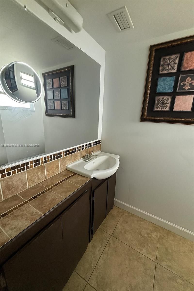 1780 NE 191st St, Unit 803-2, Miami, FL 33179 Photo