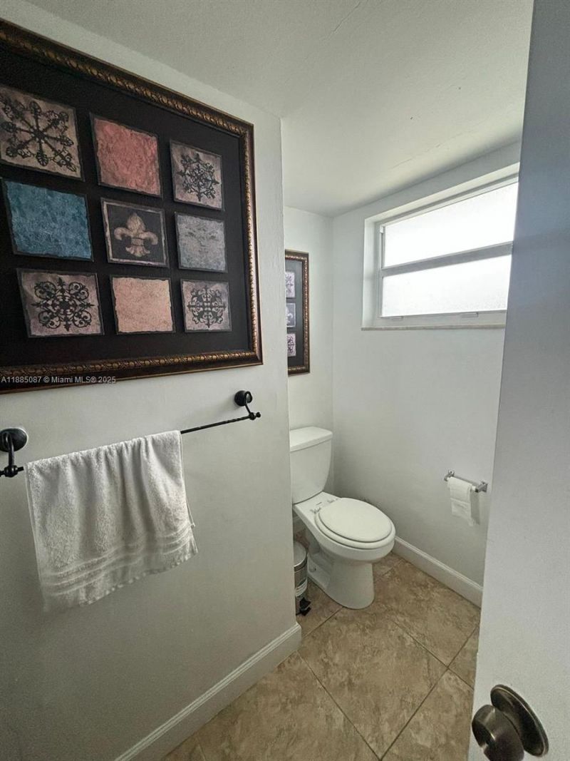 1780 NE 191st St, Unit 803-2, Miami, FL 33179 Photo