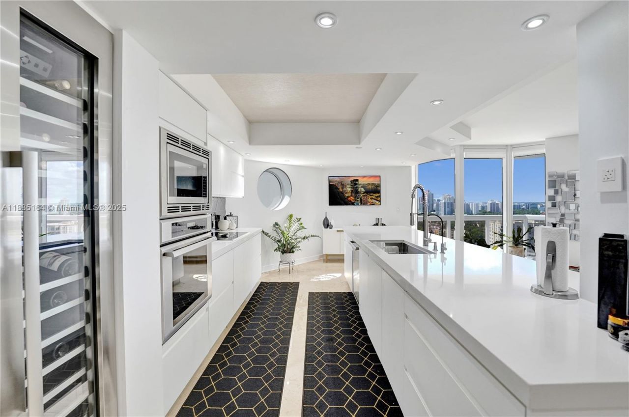 20185 E Country Club Dr, Unit 2304, Aventura, FL 33180 Photo