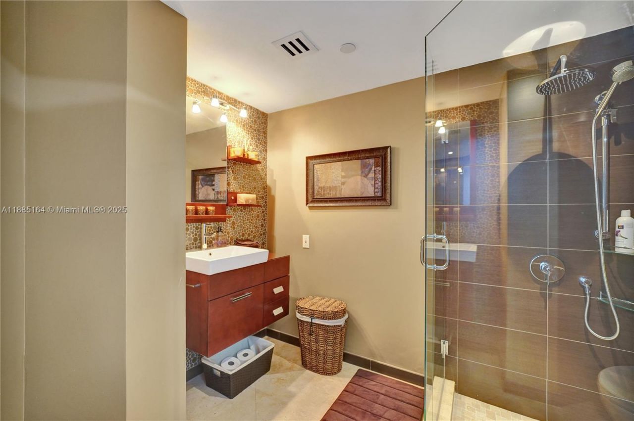 20185 E Country Club Dr, Unit 2304, Aventura, FL 33180 Photo