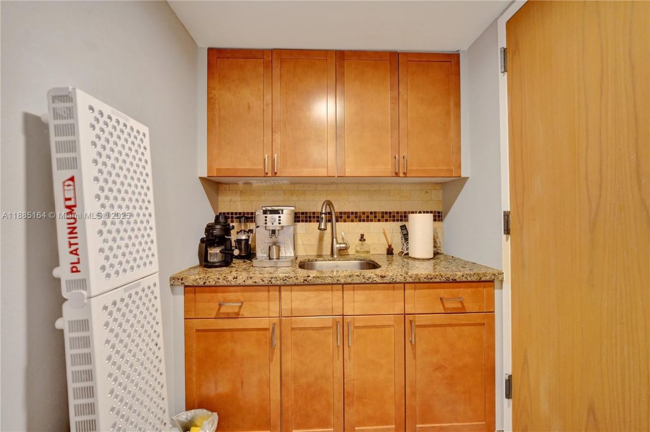 20185 E Country Club Dr, Unit 2304, Aventura, FL 33180 Photo