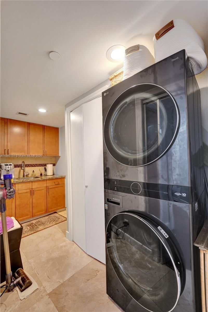 20185 E Country Club Dr, Unit 2304, Aventura, FL 33180 Photo