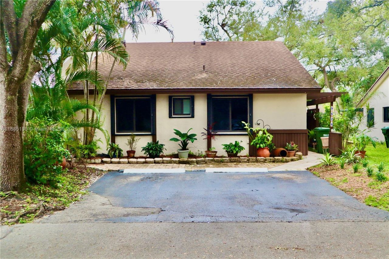 9624 NW 16th Ct, Pembroke Pines, FL 33024 Photo