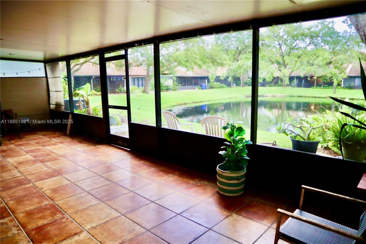 9624 NW 16th Ct, Pembroke Pines, FL 33024 Photo