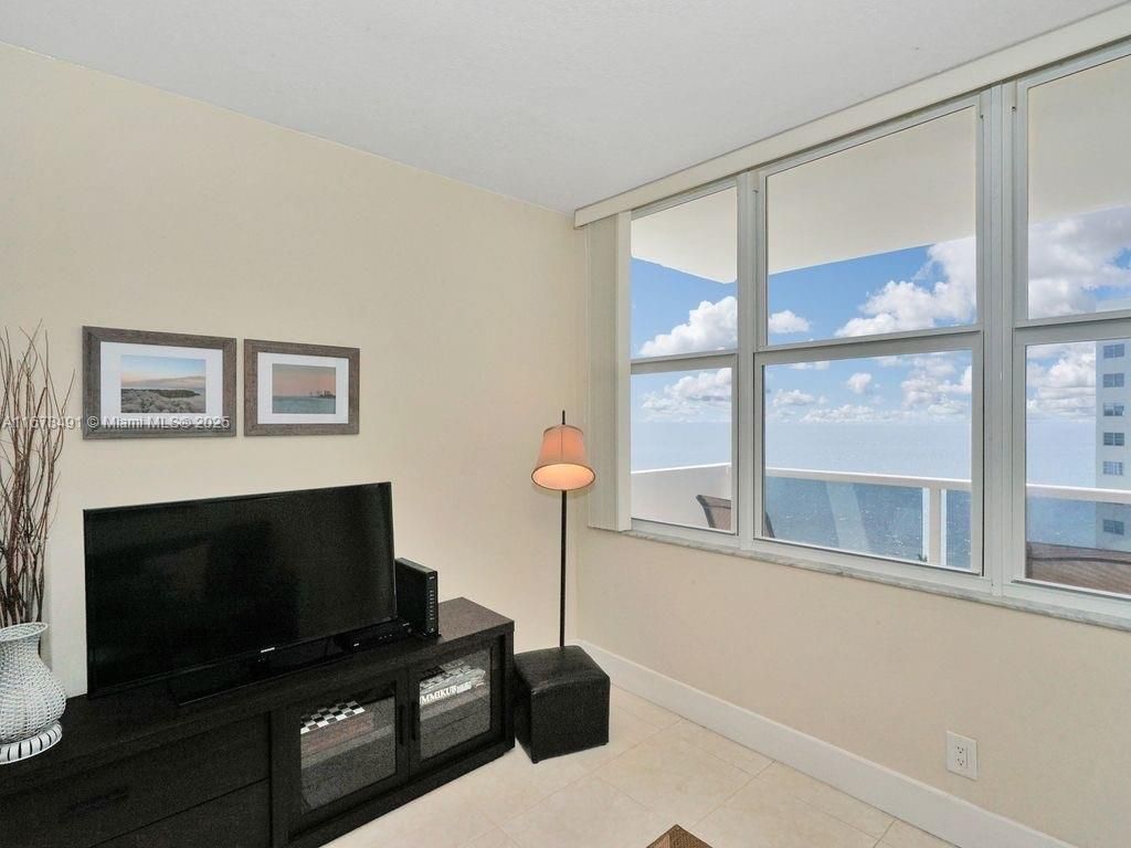 3725 S Ocean Dr, Unit 1216, Hollywood, FL 33019 Photo
