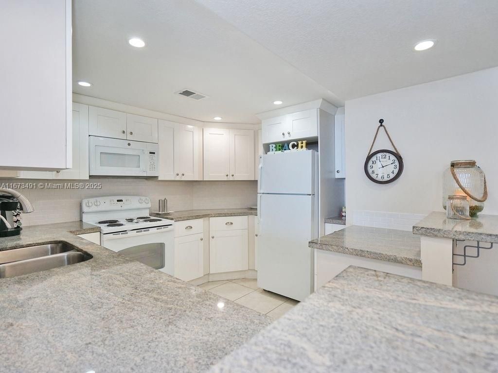 3725 S Ocean Dr, Unit 1216, Hollywood, FL 33019 Photo
