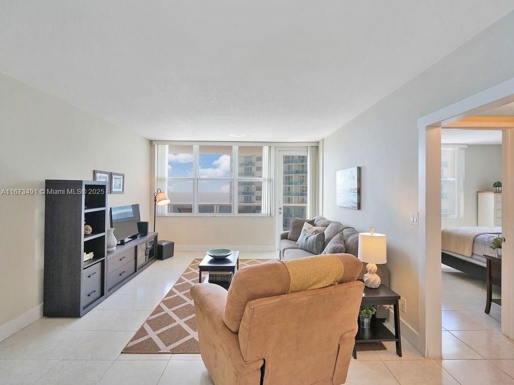 3725 S Ocean Dr, Unit 1216, Hollywood, FL 33019 Photo