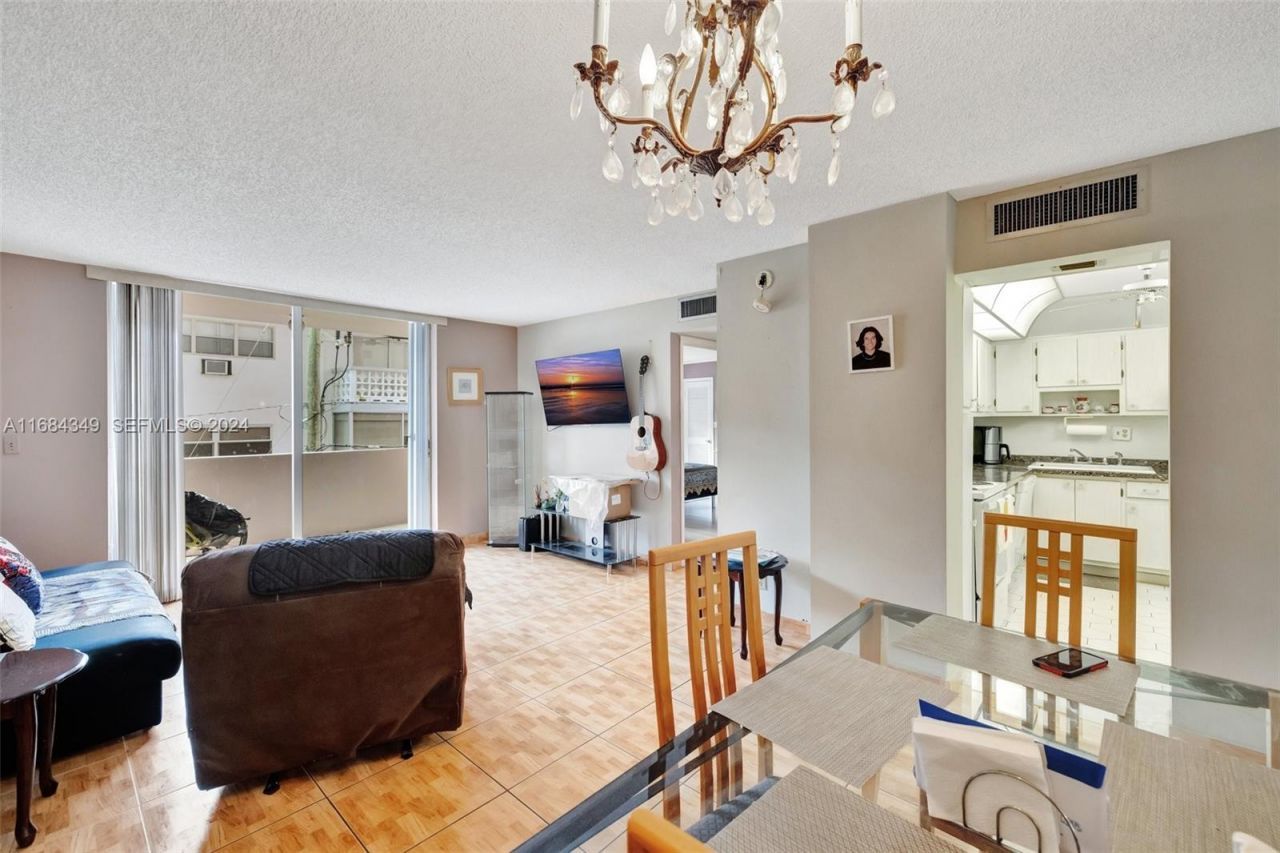 3161 S Ocean Dr, Unit 203, Hallandale Beach, FL 33009 Photo
