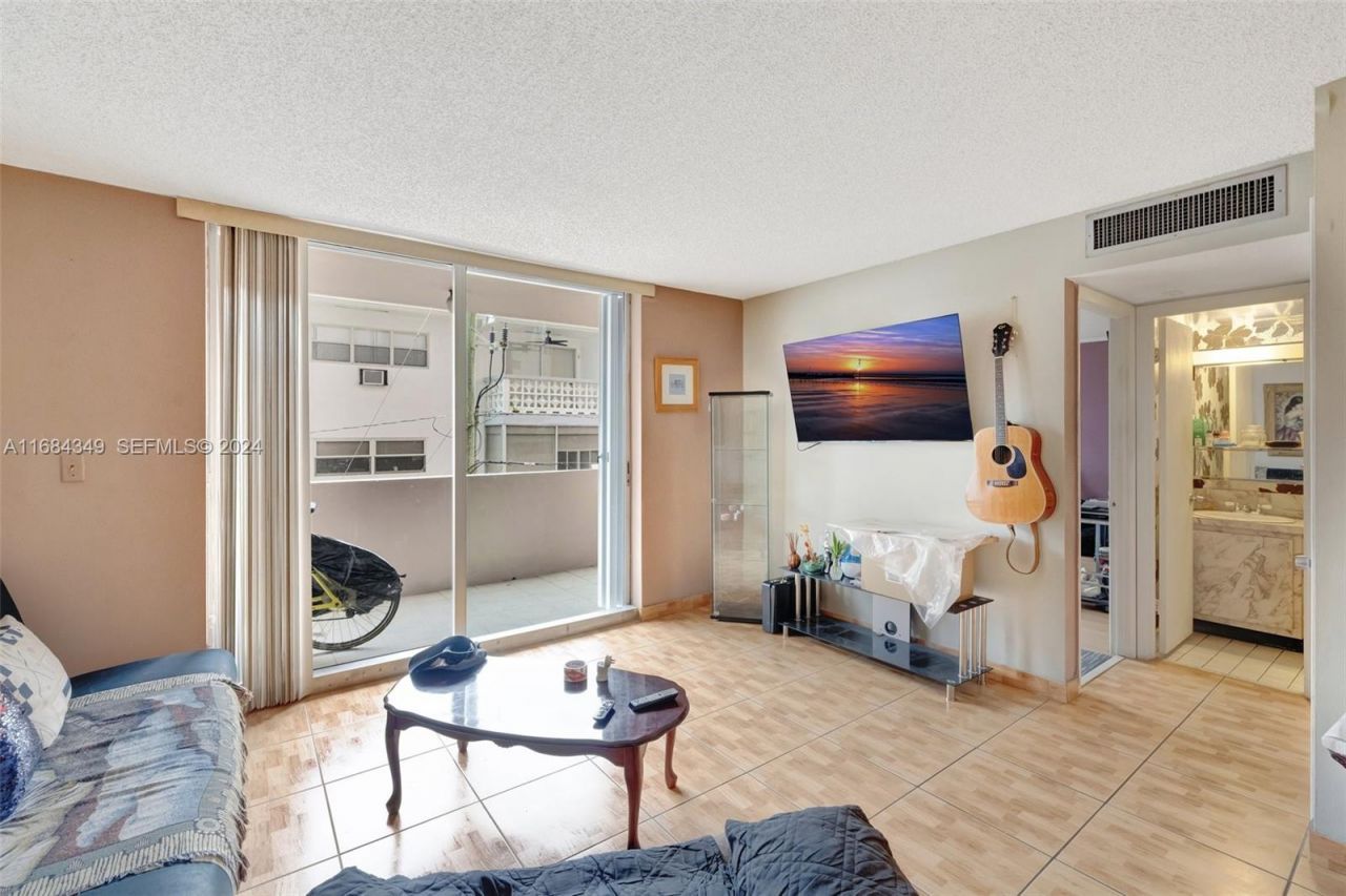 3161 S Ocean Dr, Unit 203, Hallandale Beach, FL 33009 Photo