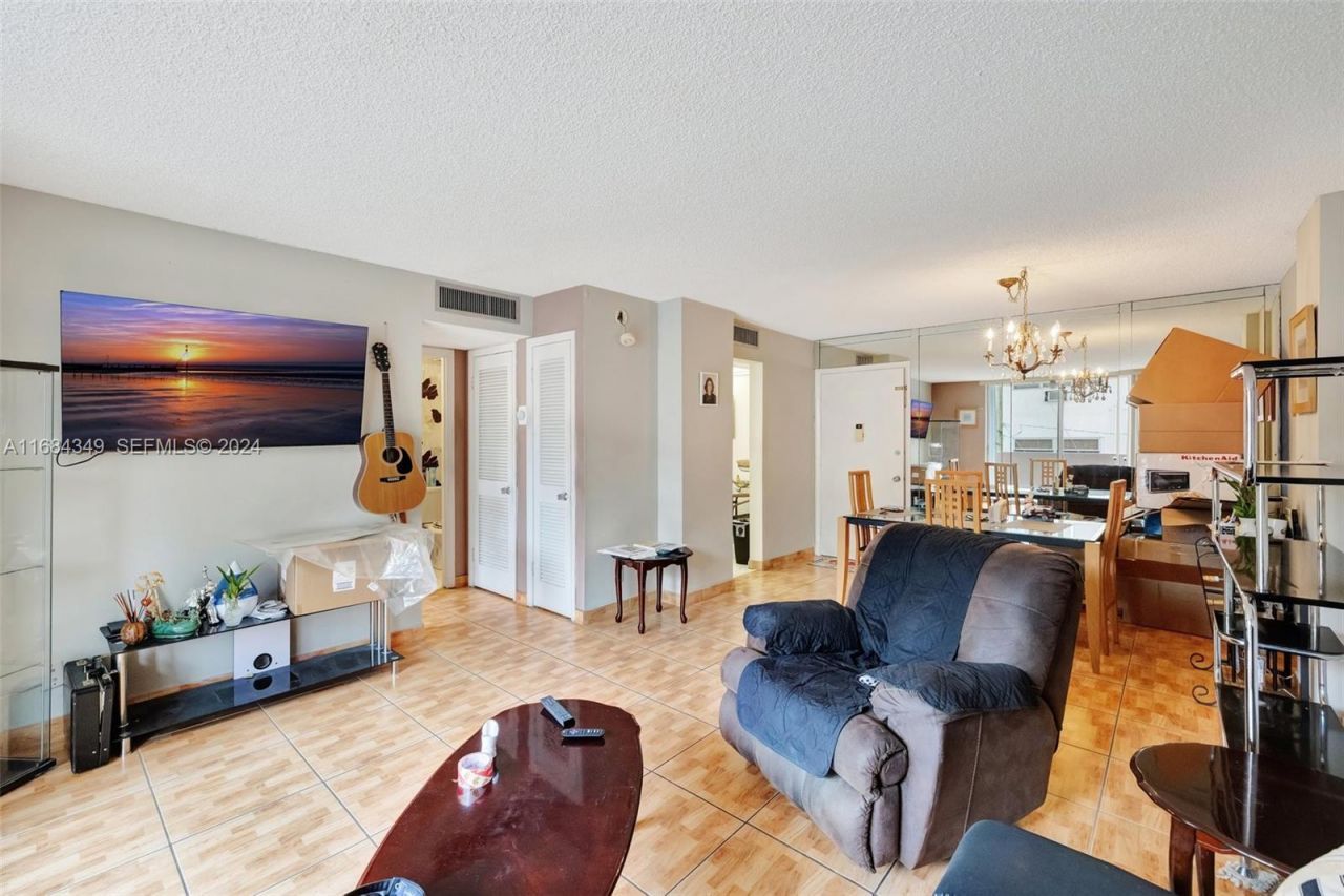 3161 S Ocean Dr, Unit 203, Hallandale Beach, FL 33009 Photo