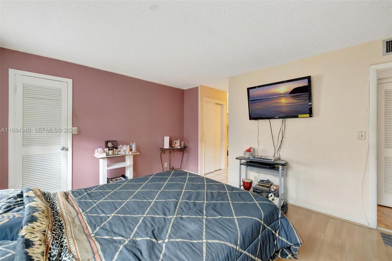 3161 S Ocean Dr, Unit 203, Hallandale Beach, FL 33009 Photo