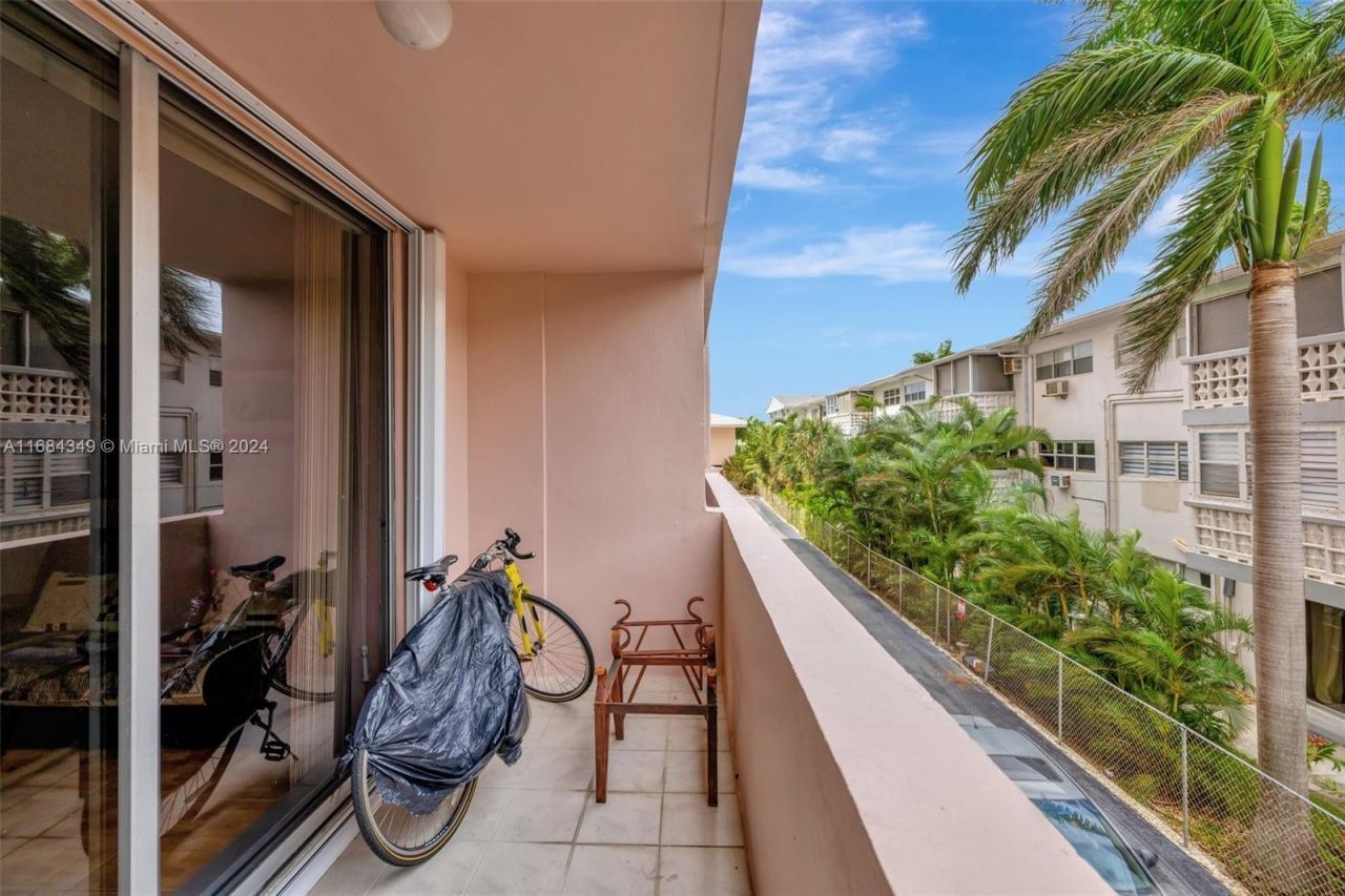 3161 S Ocean Dr, Unit 203, Hallandale Beach, FL 33009 Photo