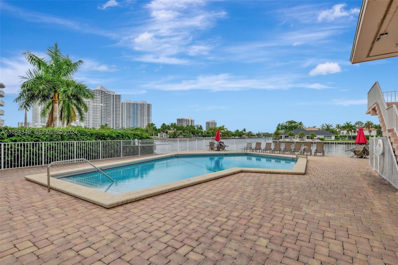 3161 S Ocean Dr, Unit 203, Hallandale Beach, FL 33009 Photo