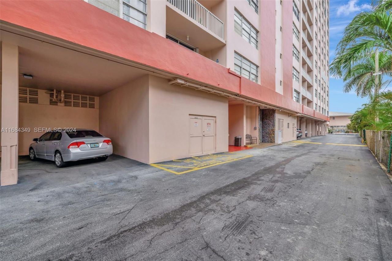 3161 S Ocean Dr, Unit 203, Hallandale Beach, FL 33009 Photo