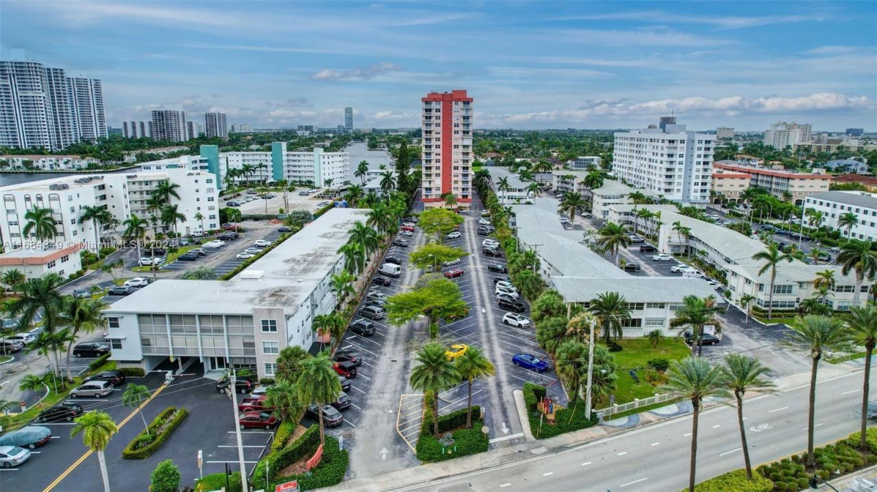 3161 S Ocean Dr, Unit 203, Hallandale Beach, FL 33009 Photo