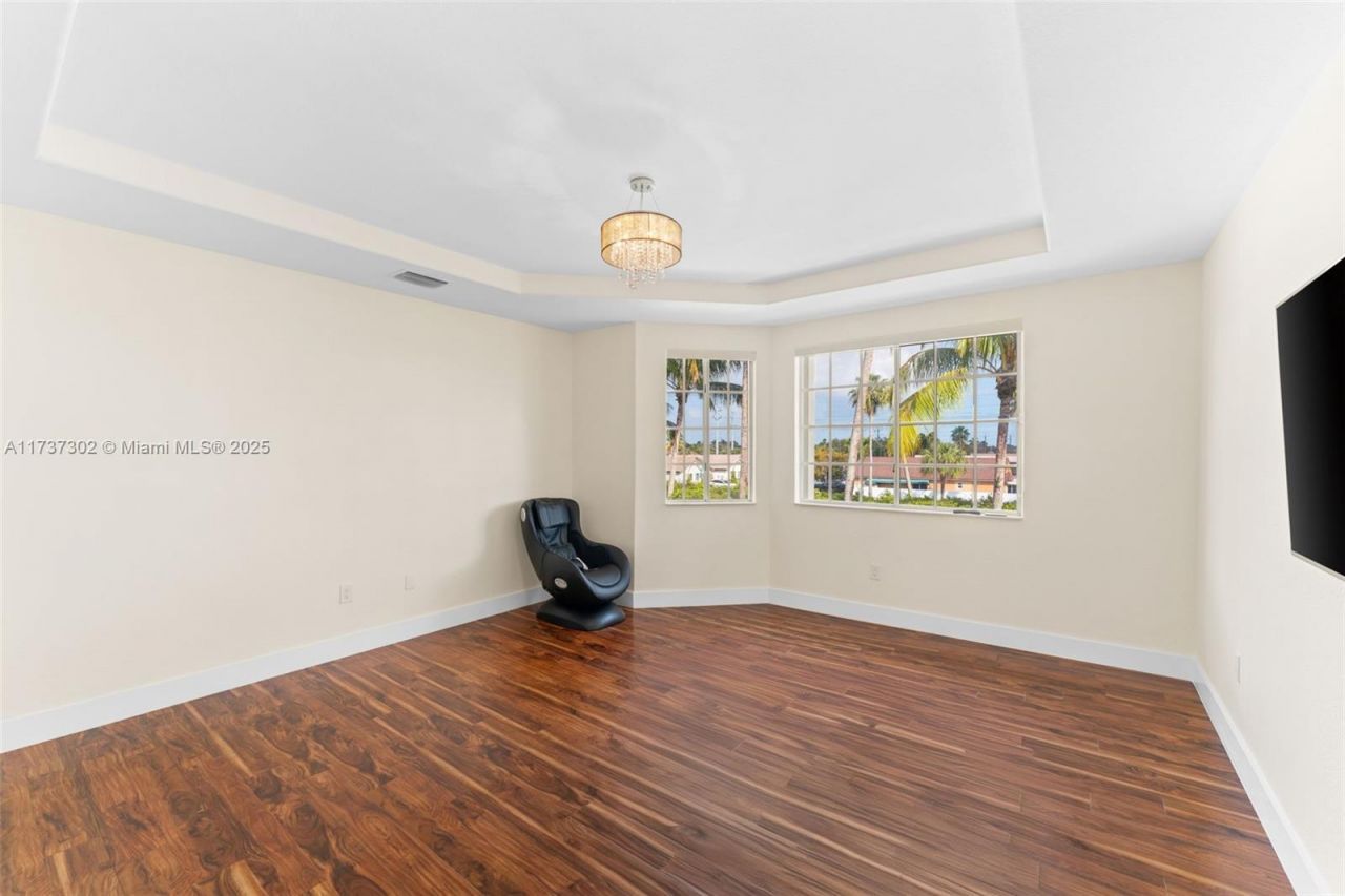 16801 NW 77th Pl, Miami Lakes, FL 33016 Photo