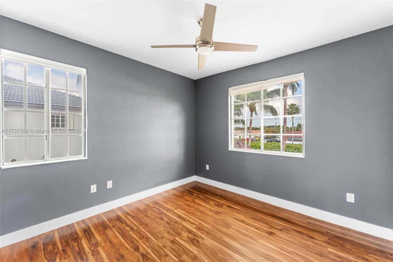 16801 NW 77th Pl, Miami Lakes, FL 33016 Photo