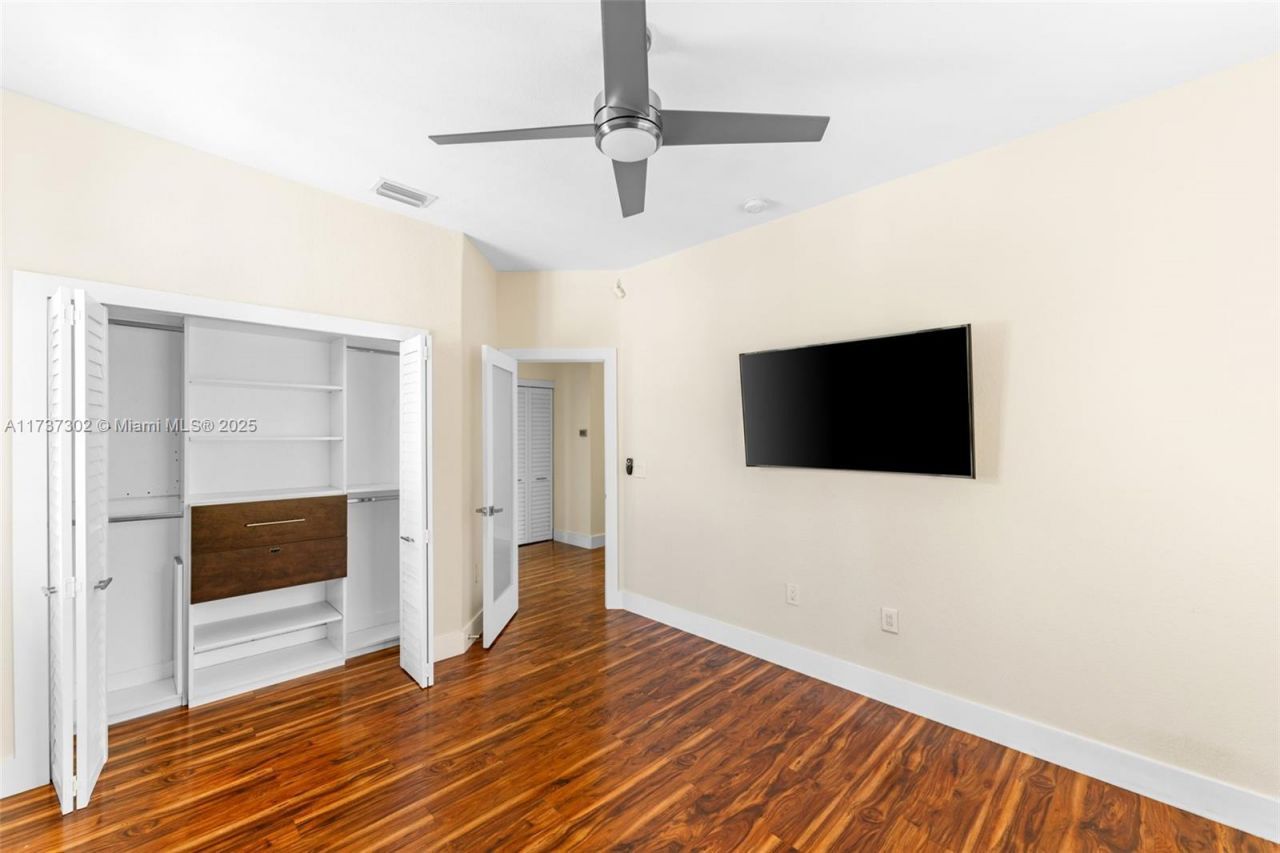 16801 NW 77th Pl, Miami Lakes, FL 33016 Photo