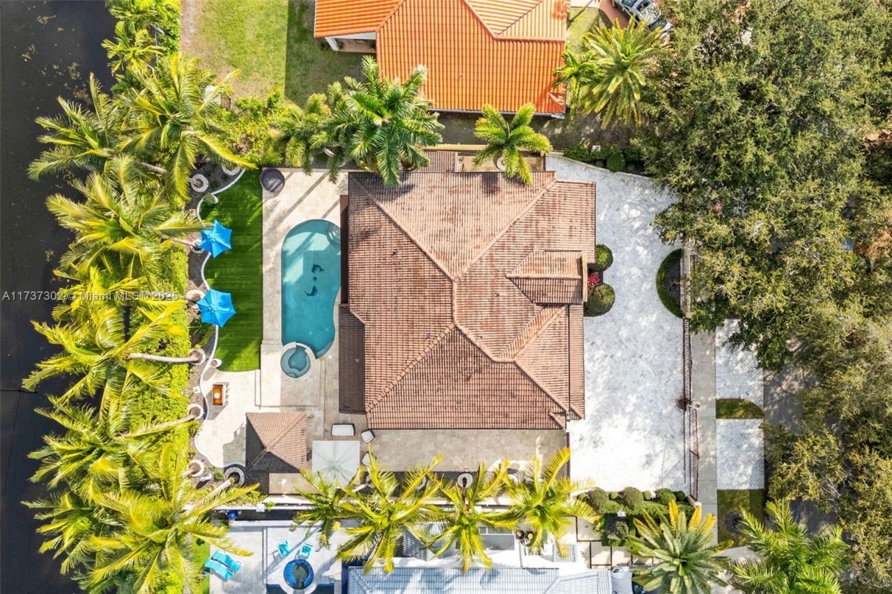 16801 NW 77th Pl, Miami Lakes, FL 33016 Photo