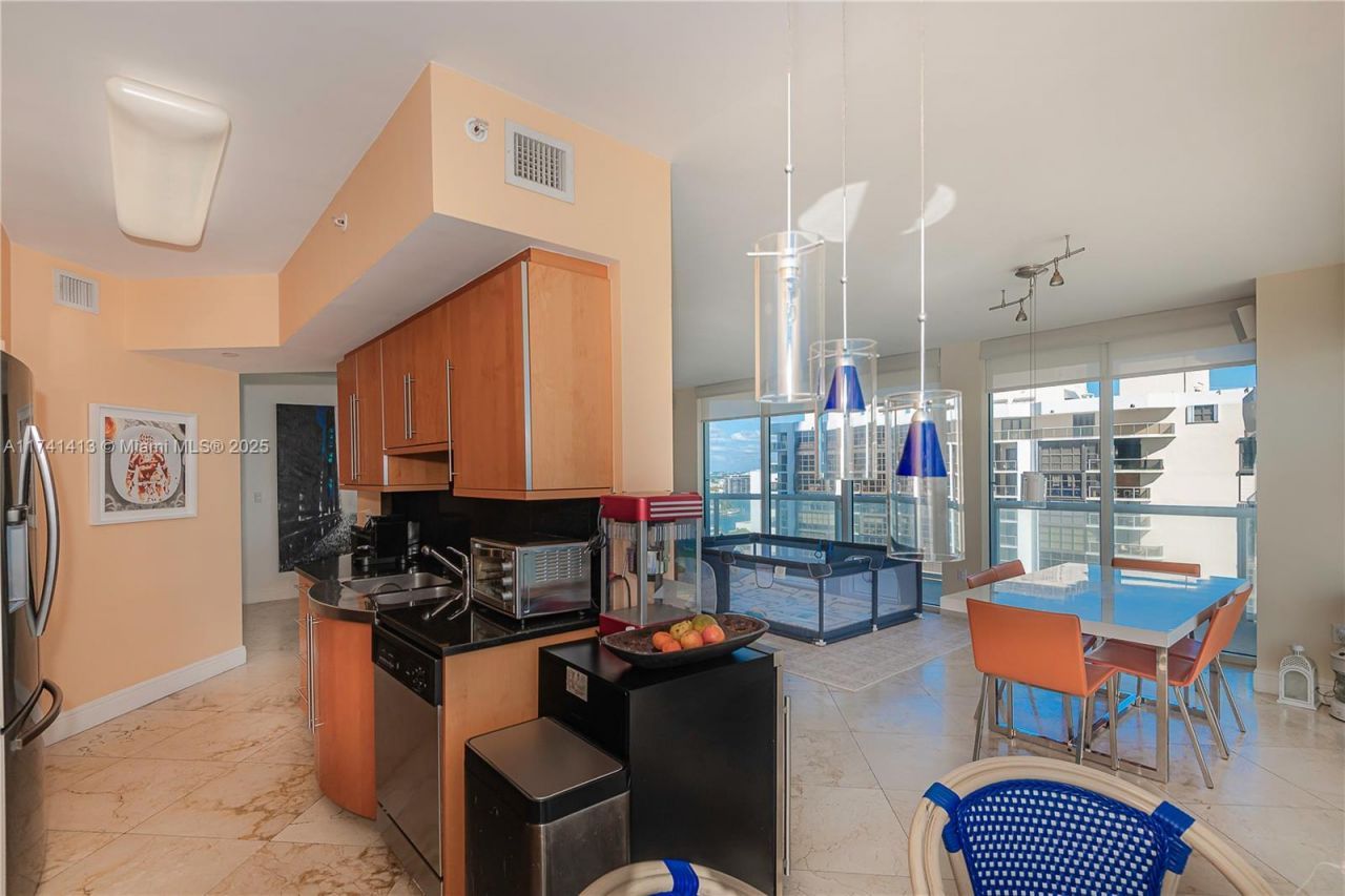 6365 SE Collins Ave, Unit 1601, Miami Beach, FL 33141 Photo