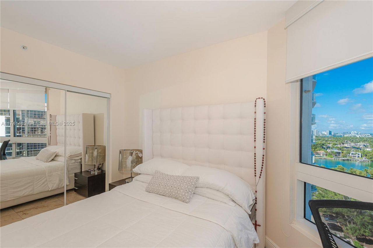 6365 SE Collins Ave, Unit 1601, Miami Beach, FL 33141 Photo