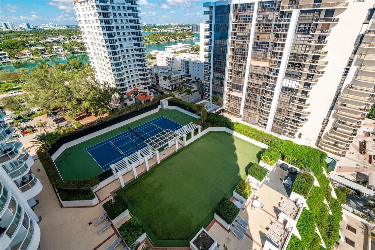 6365 SE Collins Ave, Unit 1601, Miami Beach, FL 33141 Photo