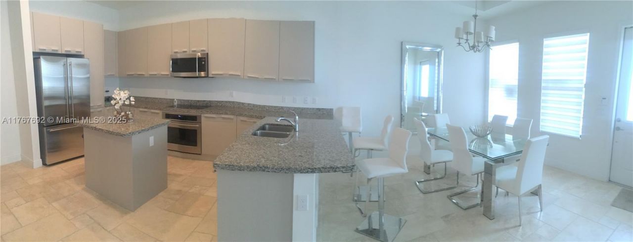5189 NW 85th Ave, Unit 5189, Miami, FL 33166 Photo