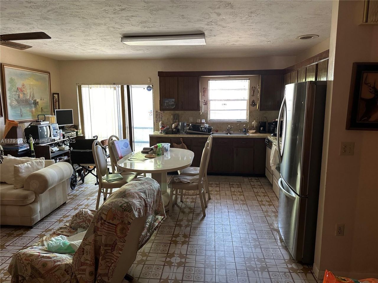 911 E 39th Pl, Hialeah, FL 33013 Photo