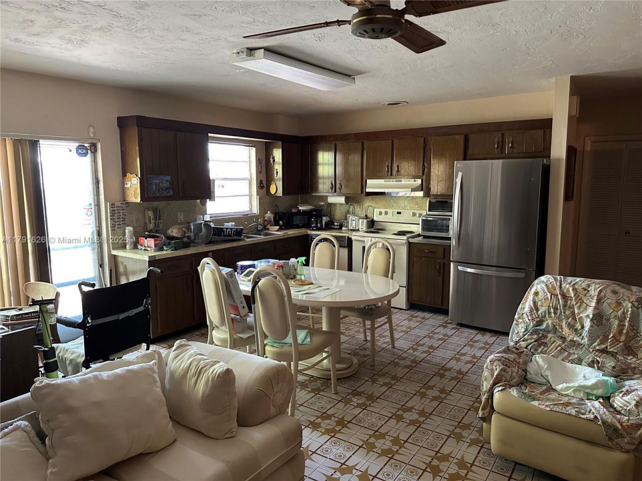 911 E 39th Pl, Hialeah, FL 33013 Photo