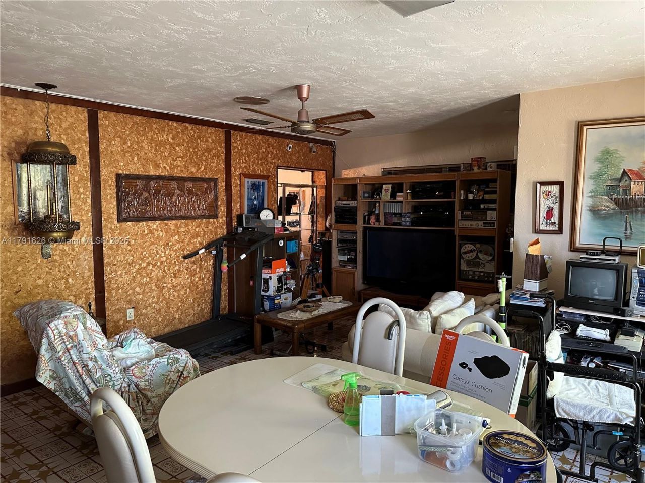 911 E 39th Pl, Hialeah, FL 33013 Photo