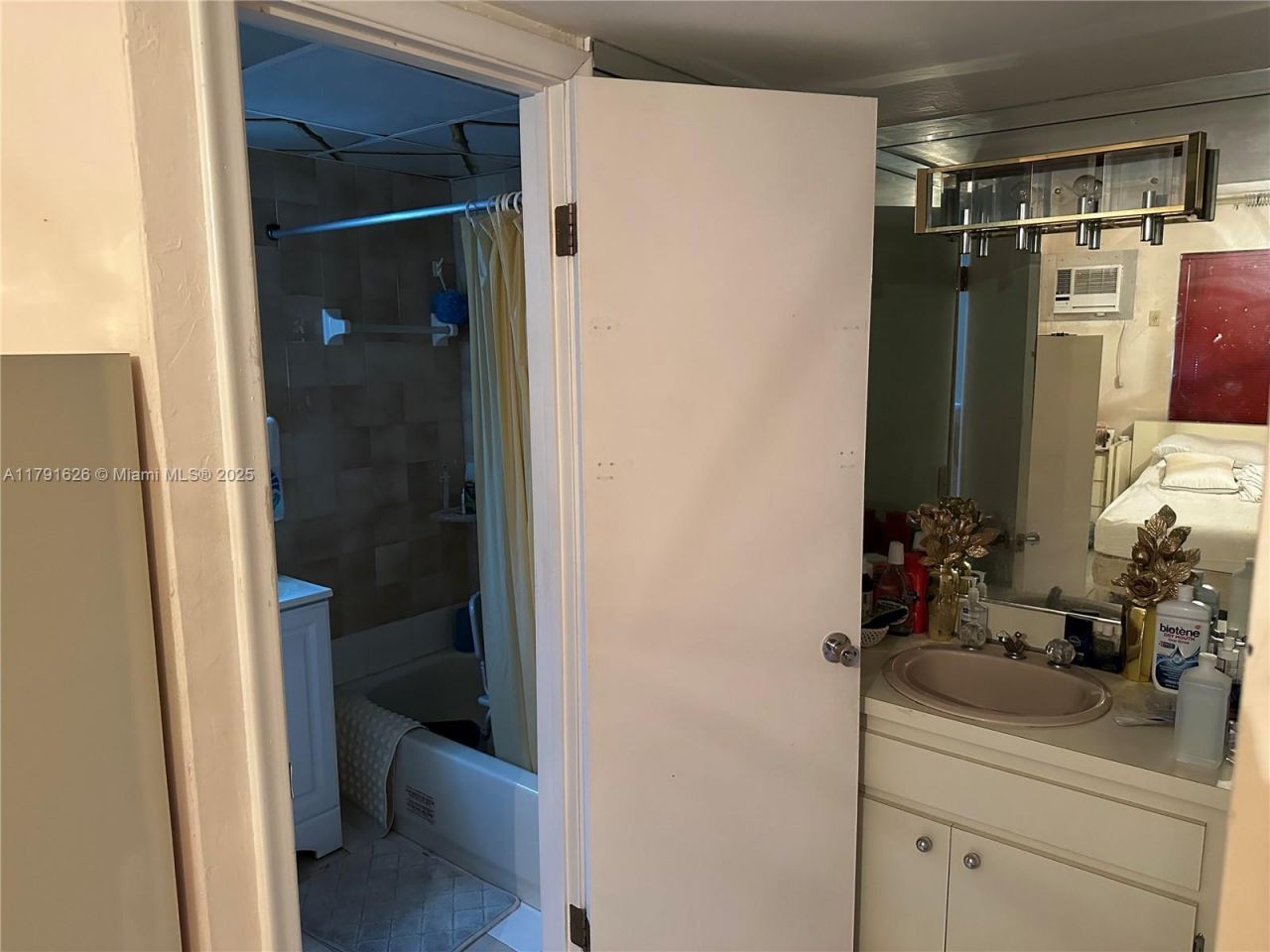 911 E 39th Pl, Hialeah, FL 33013 Photo