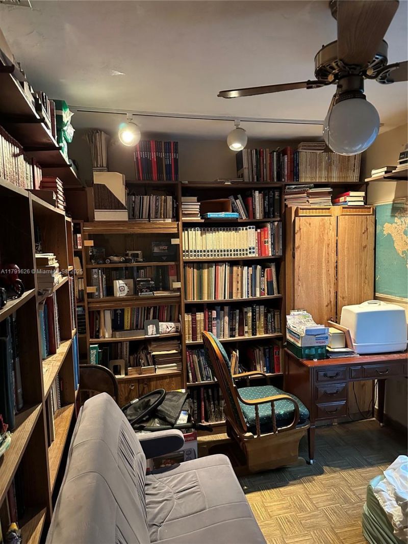 911 E 39th Pl, Hialeah, FL 33013 Photo