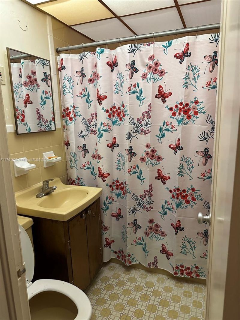 911 E 39th Pl, Hialeah, FL 33013 Photo