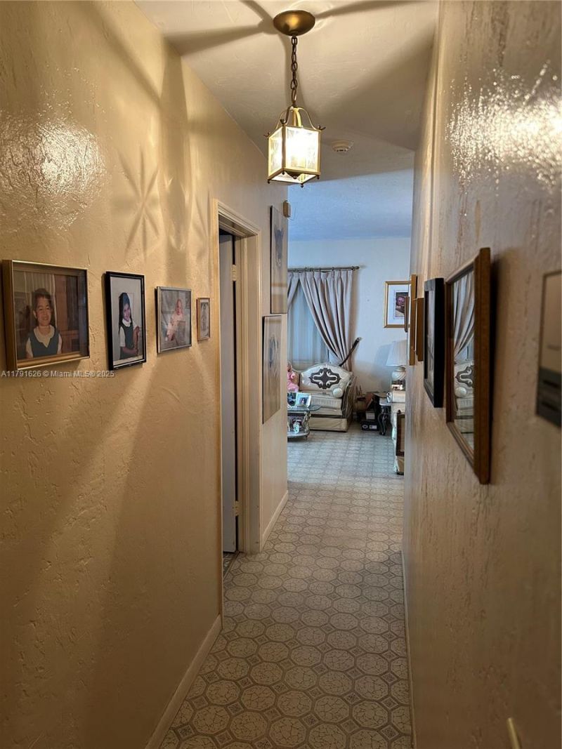 911 E 39th Pl, Hialeah, FL 33013 Photo