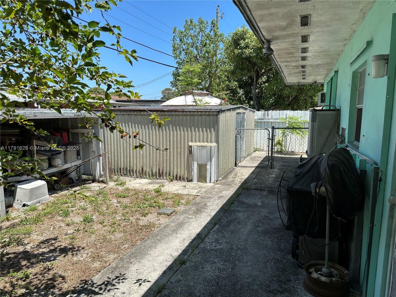 911 E 39th Pl, Hialeah, FL 33013 Photo