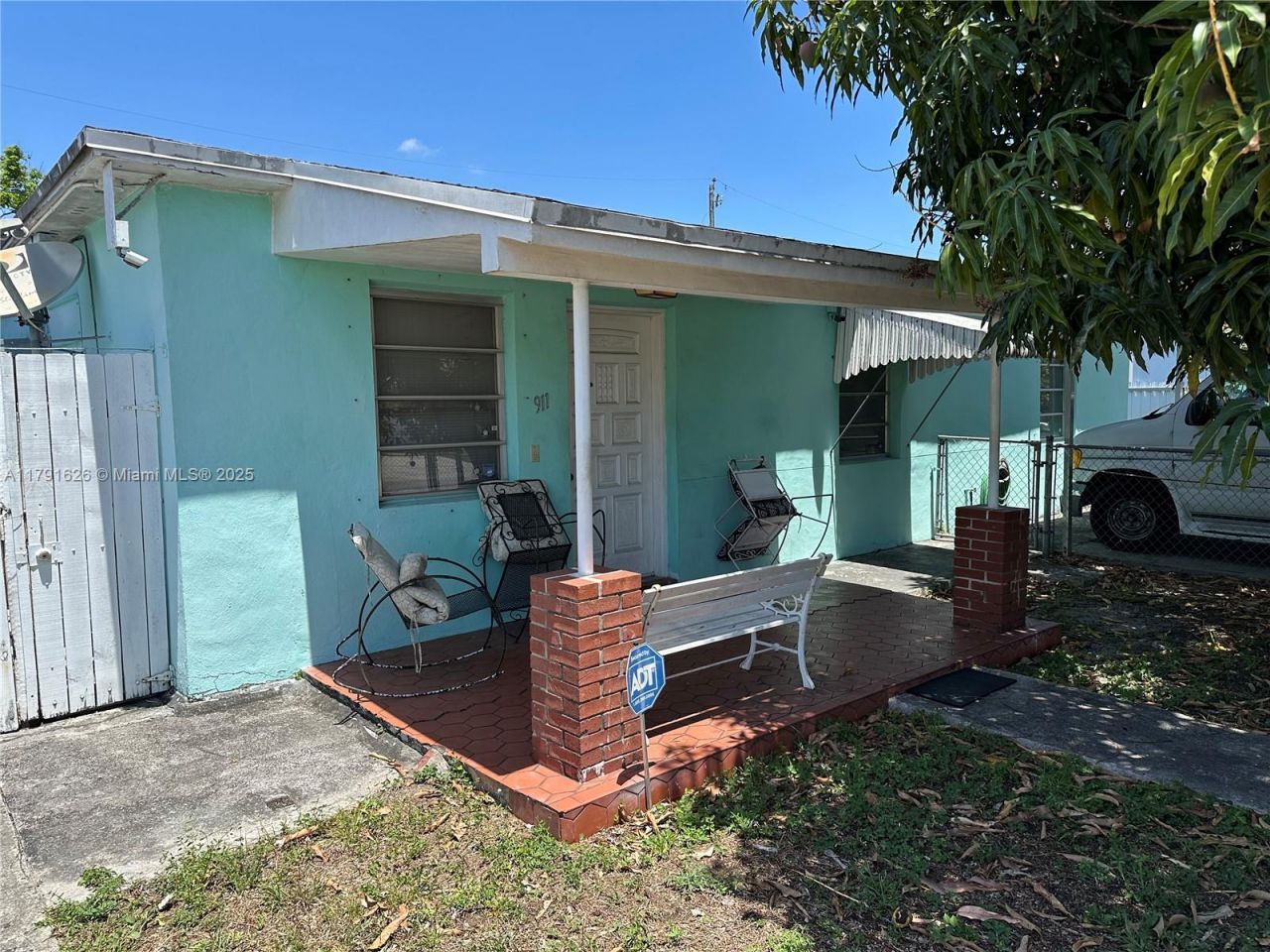 911 E 39th Pl, Hialeah, FL 33013 Photo