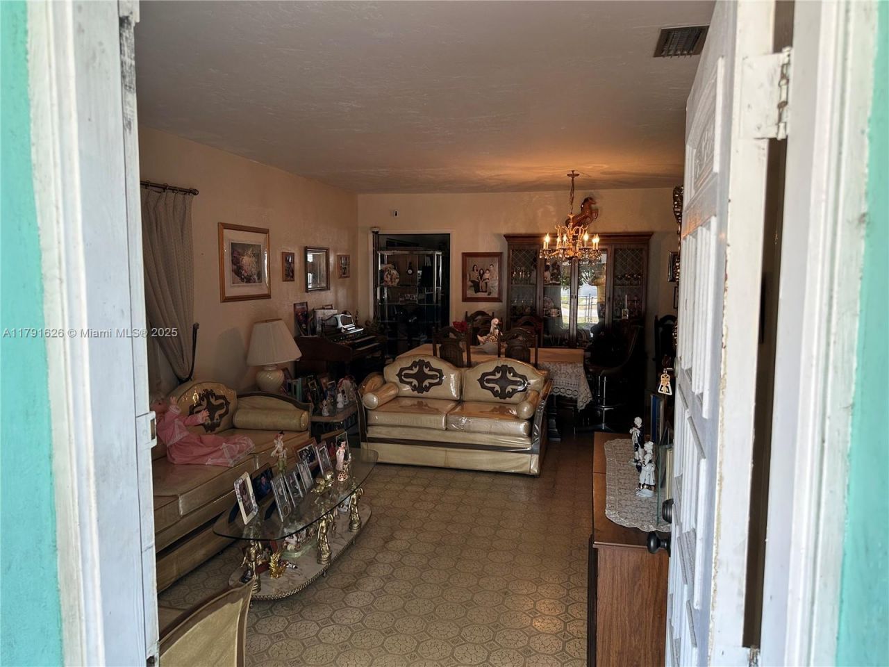 911 E 39th Pl, Hialeah, FL 33013 Photo