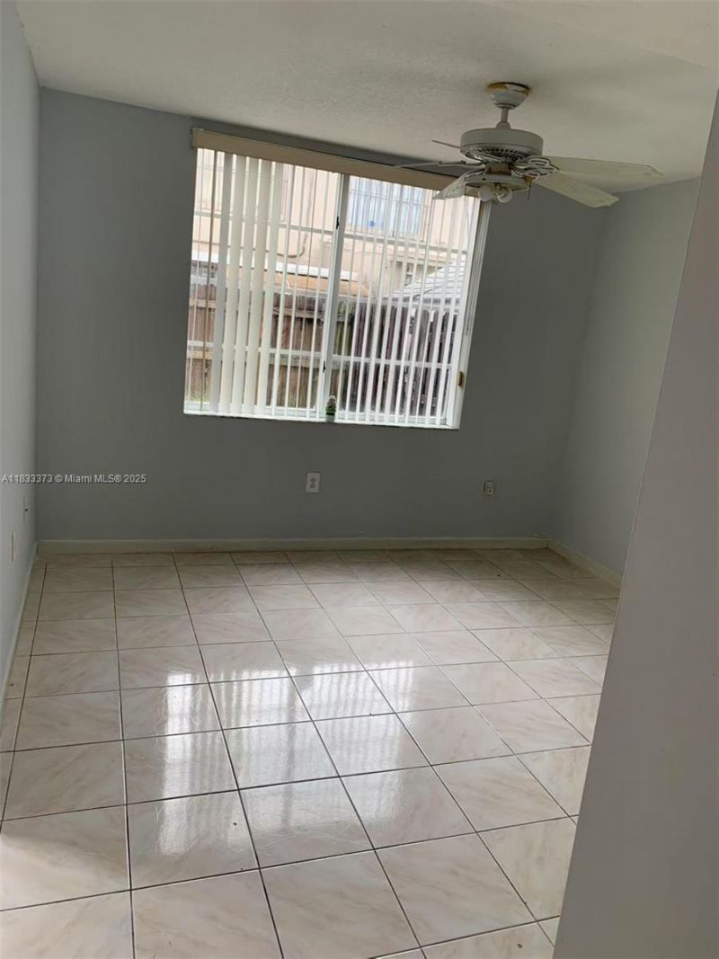 1062 W 42nd Pl, Unit Studio, Hialeah, FL 33012 Photo