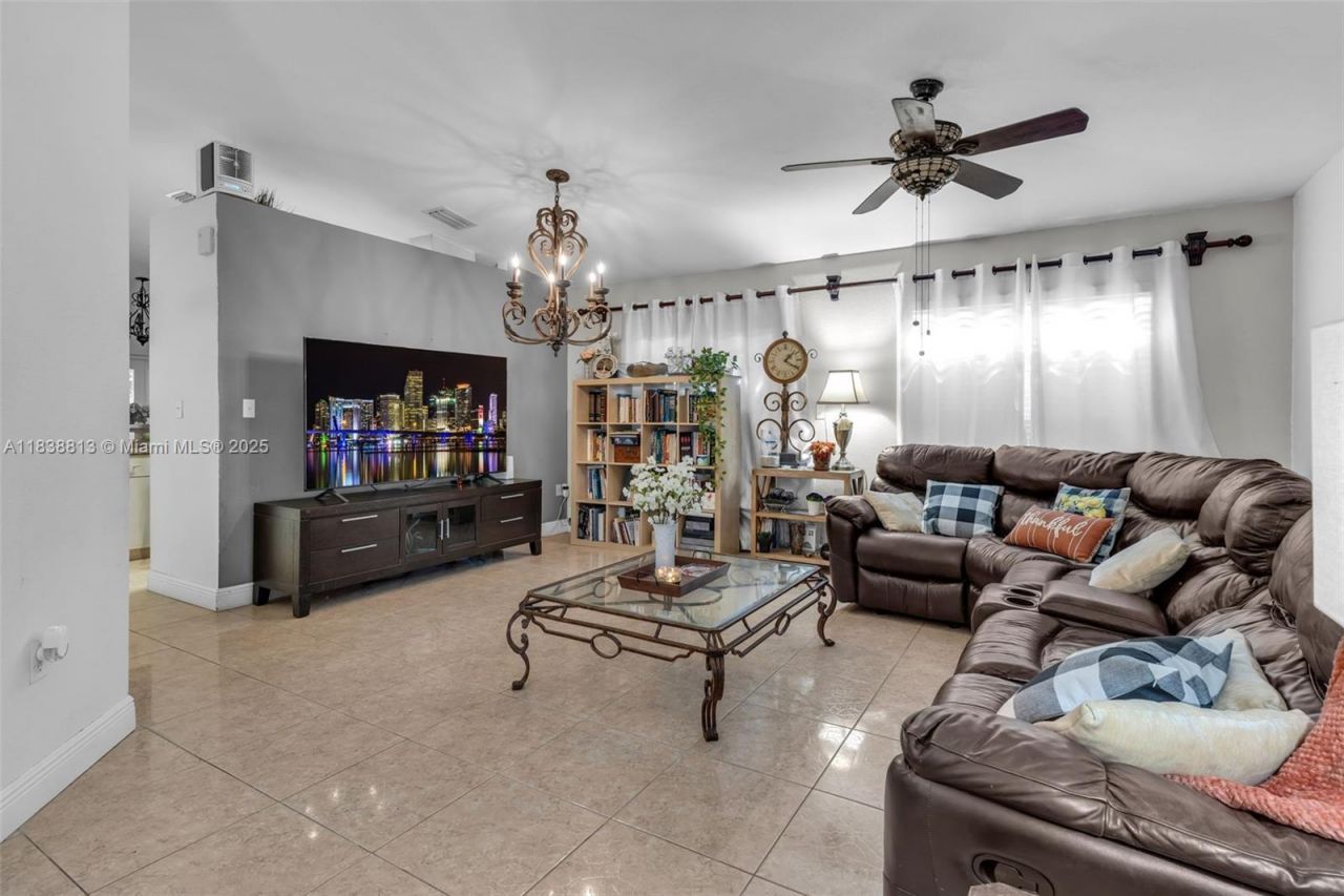 25237 SW 133rd Pl, Homestead, FL 33032 Photo