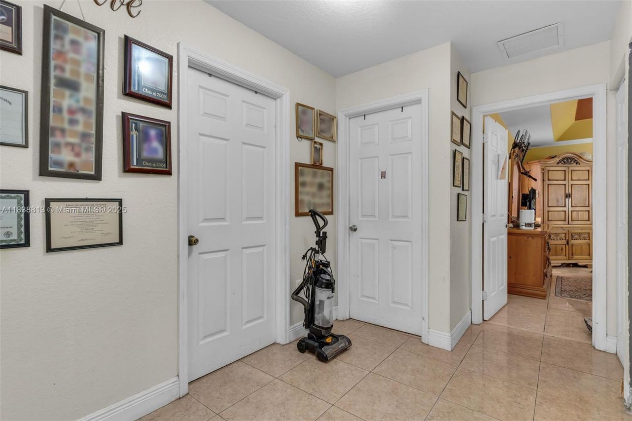 25237 SW 133rd Pl, Homestead, FL 33032 Photo