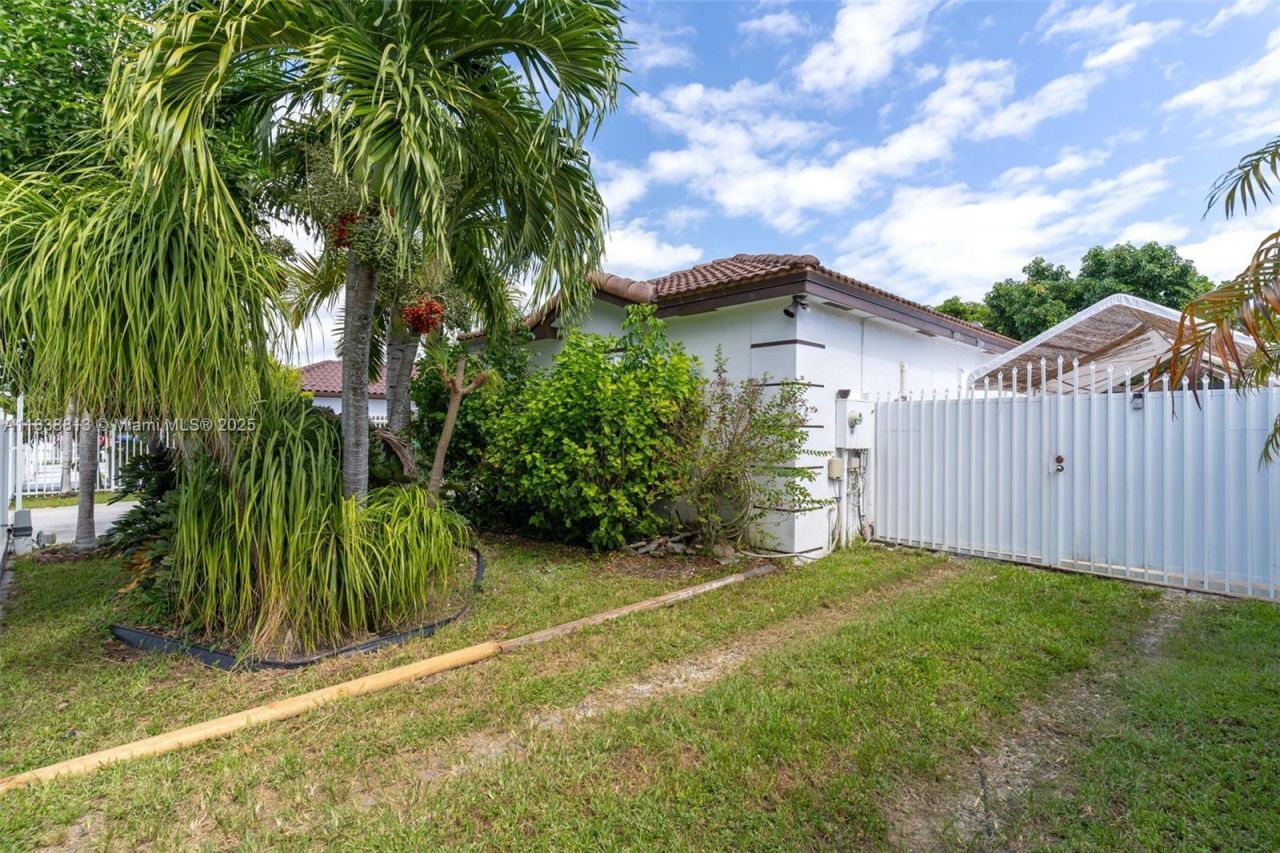 25237 SW 133rd Pl, Homestead, FL 33032 Photo