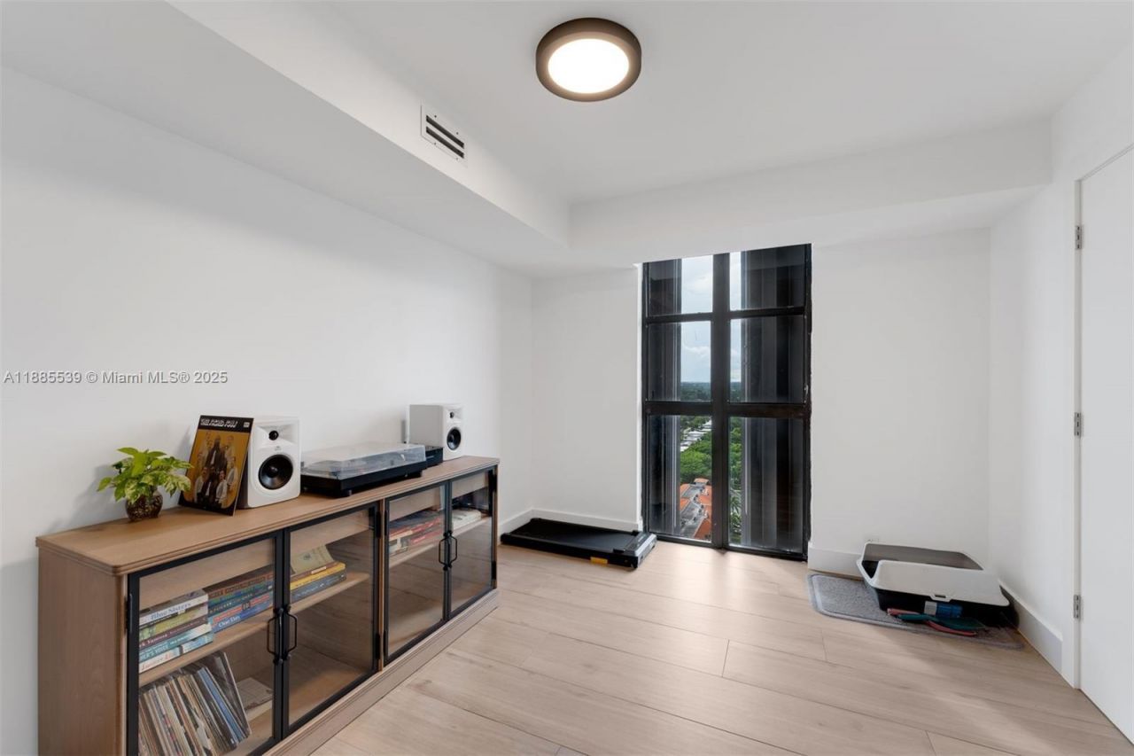 4000 Towerside Ter, Unit 2211, Miami, FL 33138 Photo