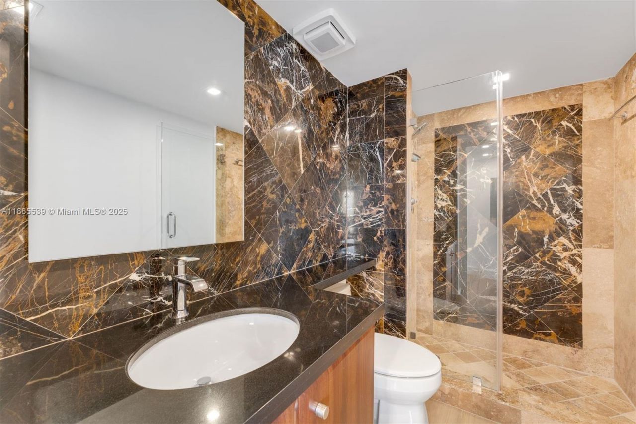 4000 Towerside Ter, Unit 2211, Miami, FL 33138 Photo