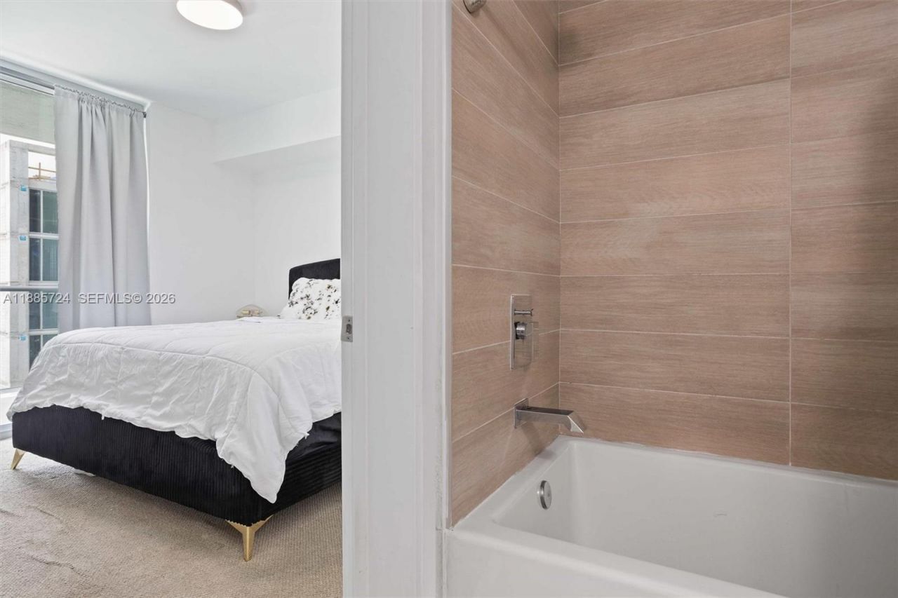 1600 SW 1st Ave, Unit 704, Miami, FL 33129 Photo