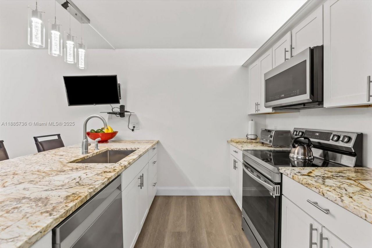 6001 60th Way, West Palm Beach, FL 33409 Photo